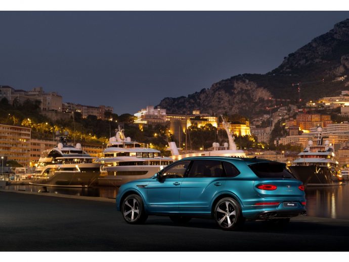 Bentley Unveils the Bentayga EWB Azure Riviera Collection: A Luxurious Nod to the Yachting Lifestyle