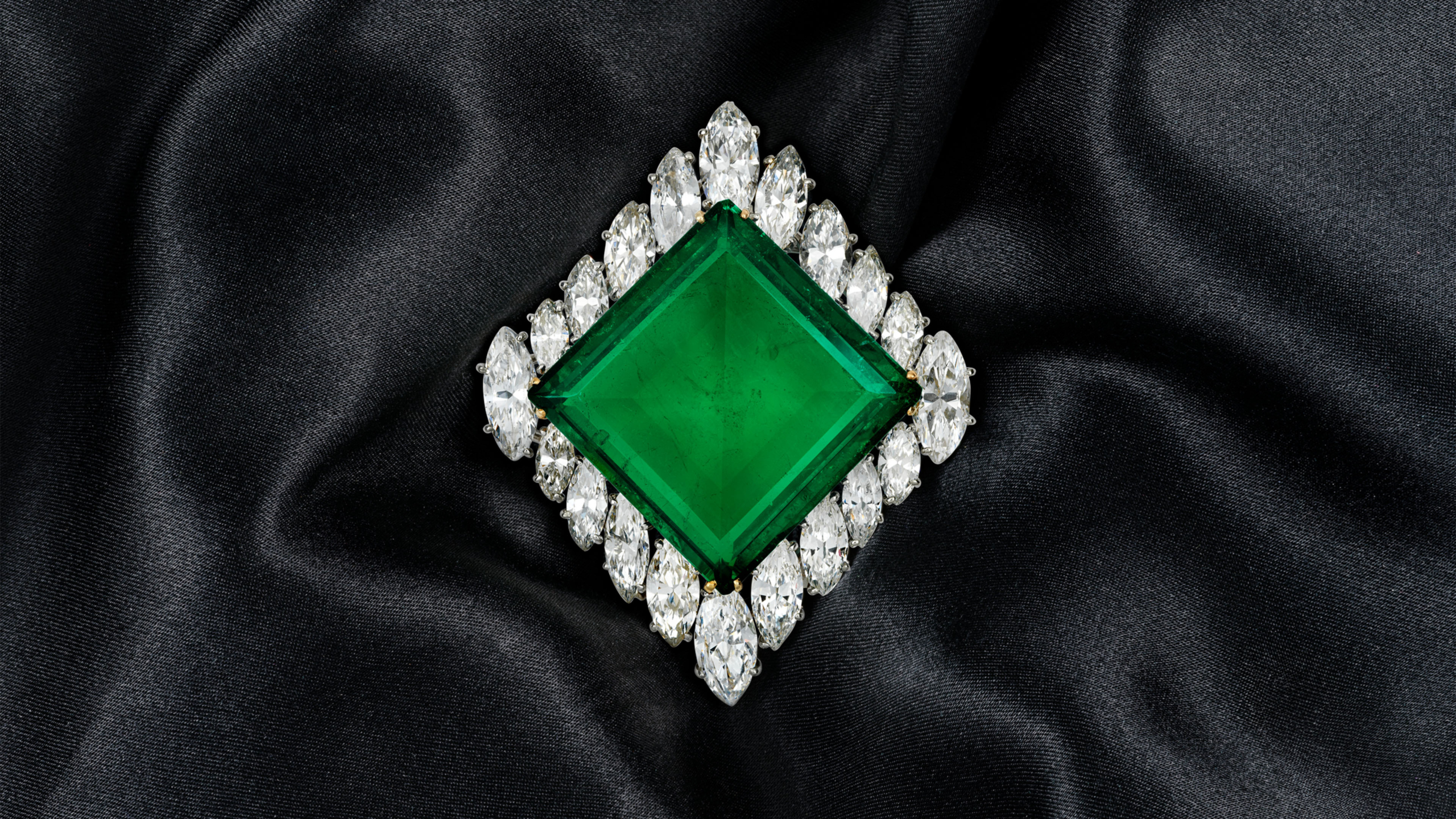 Record-Breaking £7.1 Million Aga Khan Emerald Sale Shines at Geneva Auction